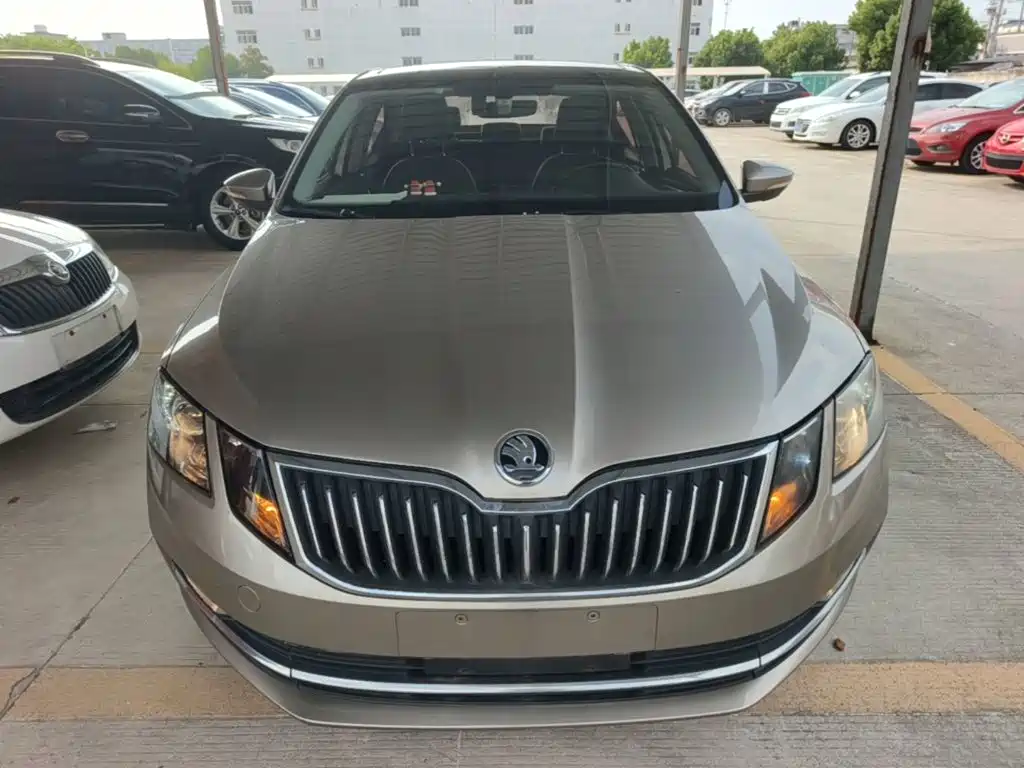 Skoda Octavia — фото 3