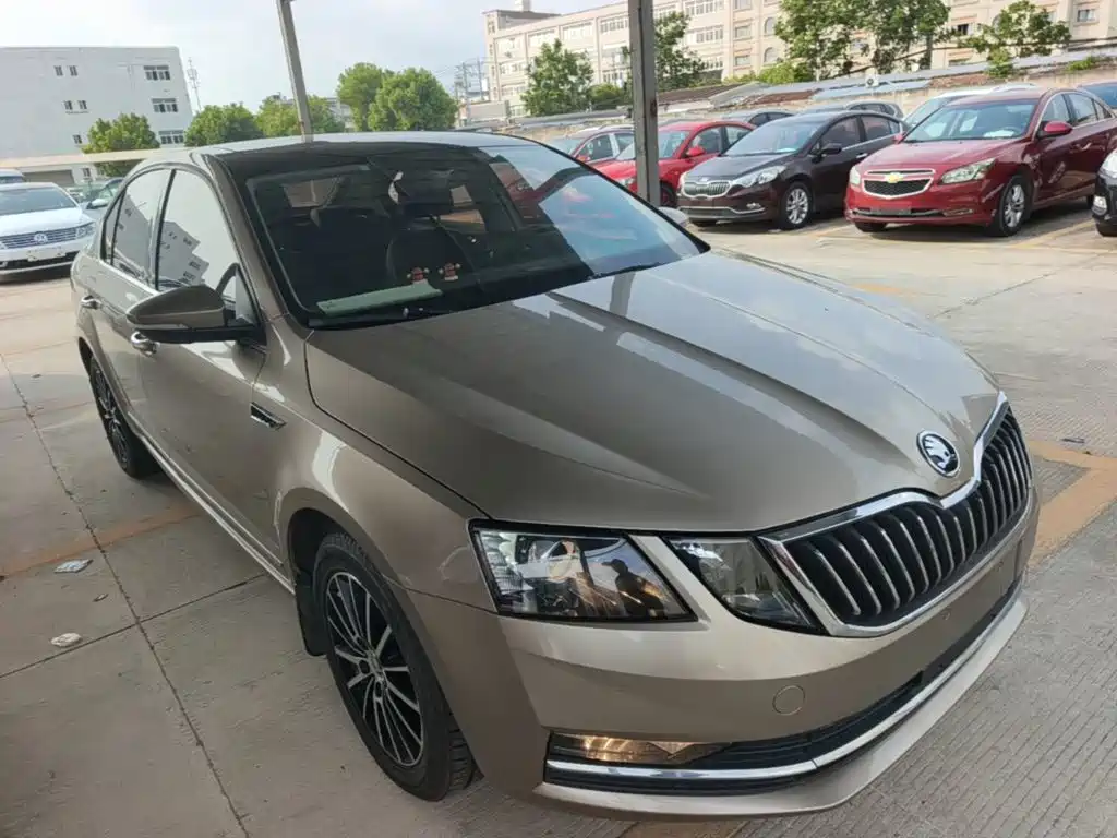Skoda Octavia — фото 4