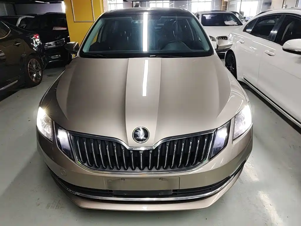 Skoda Octavia — фото 3