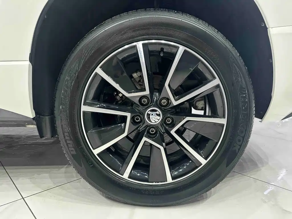 Skoda Karoq — фото 20