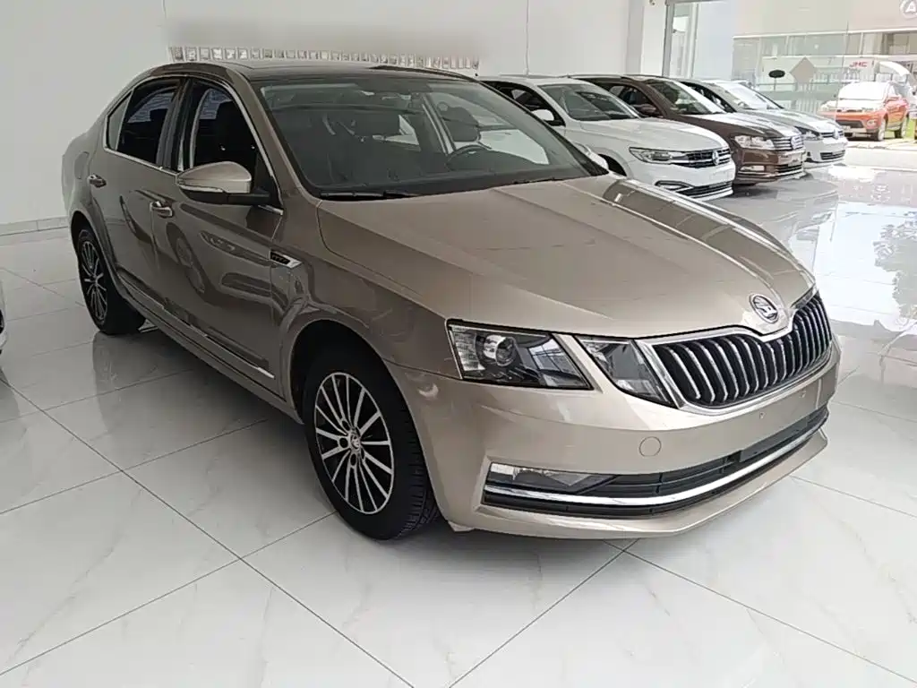Skoda Octavia — фото 4