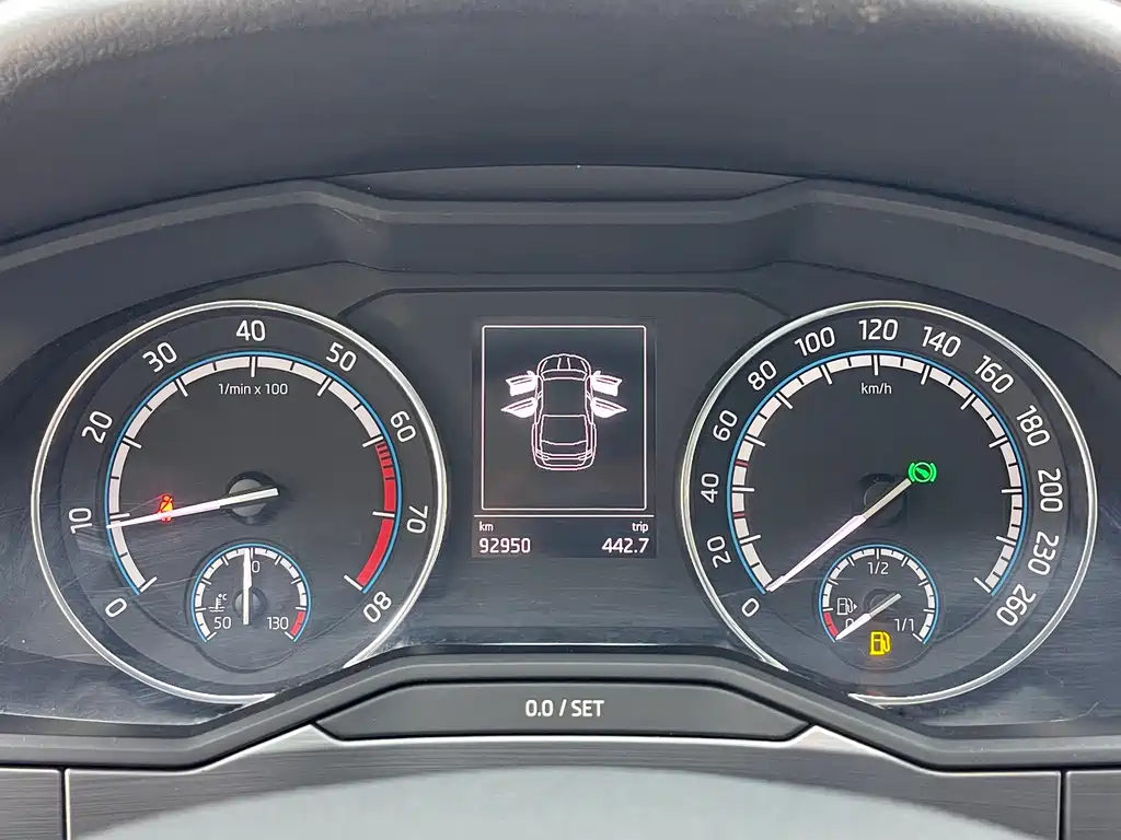 Skoda Superb — фото 17