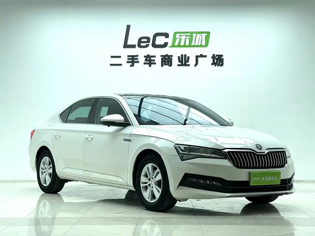 Skoda Superb — фото 3