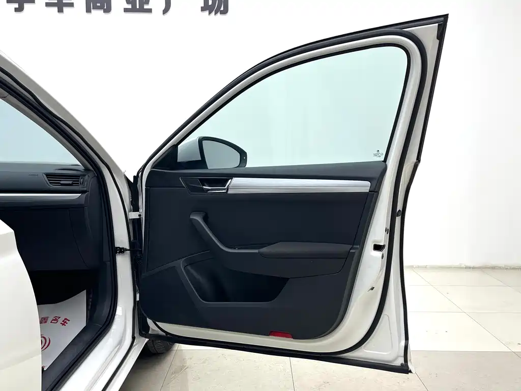 Skoda Superb — фото 6