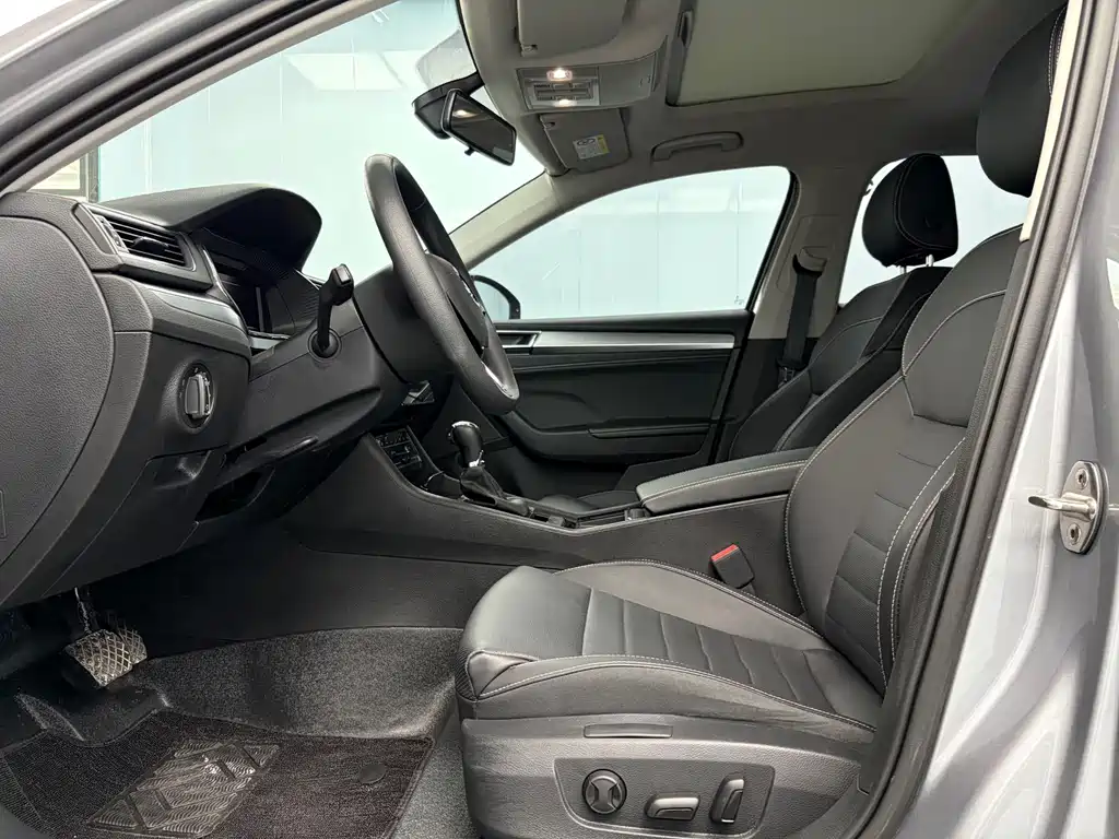 Skoda Superb — фото 4