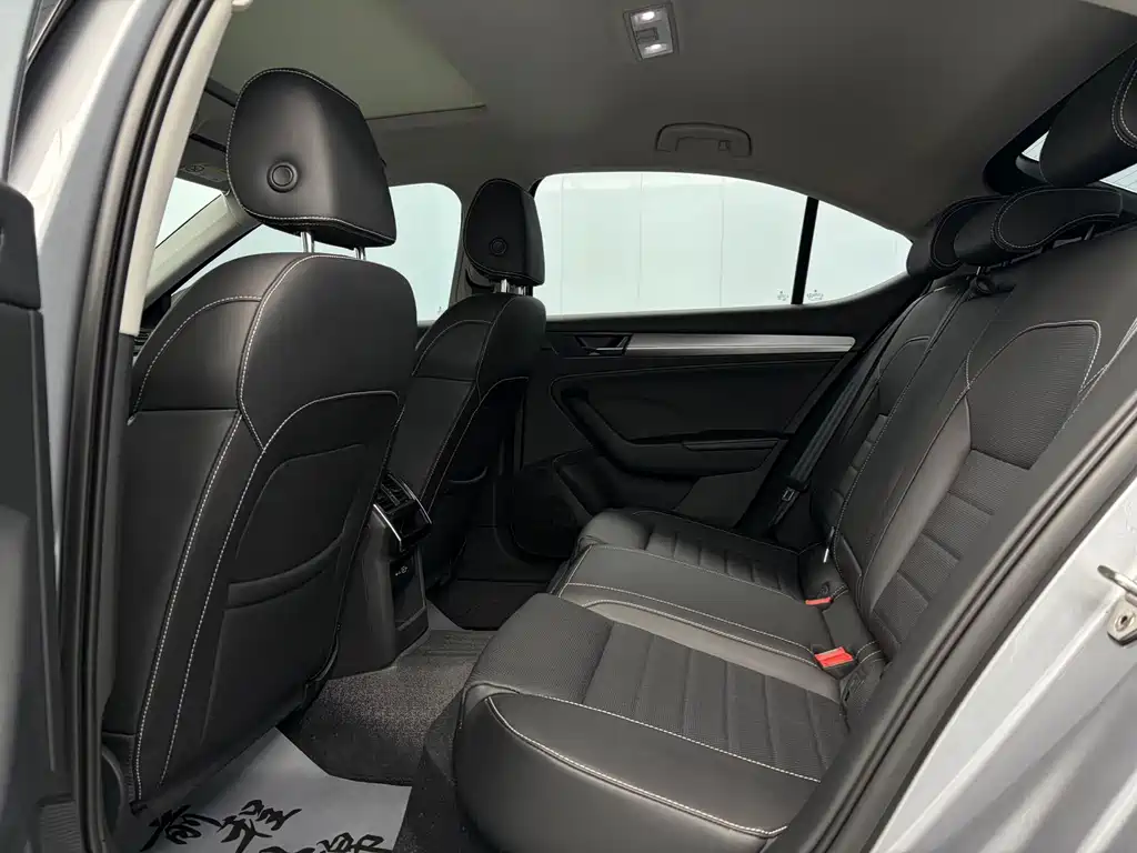 Skoda Superb — фото 5