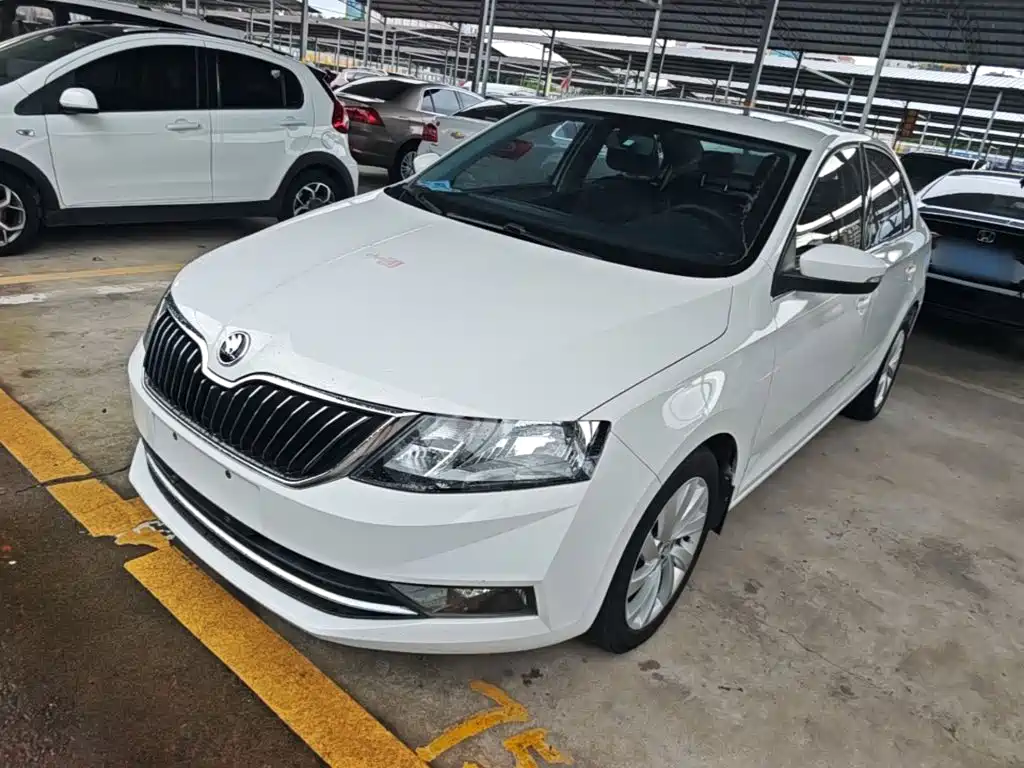Skoda Rapid — фото 2