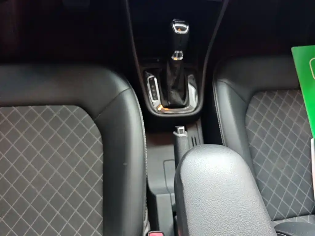 Skoda Rapid — фото 14