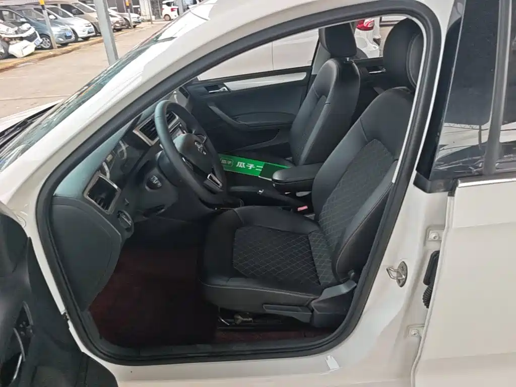 Skoda Rapid — фото 15