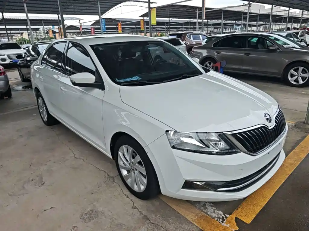 Skoda Rapid — фото 4
