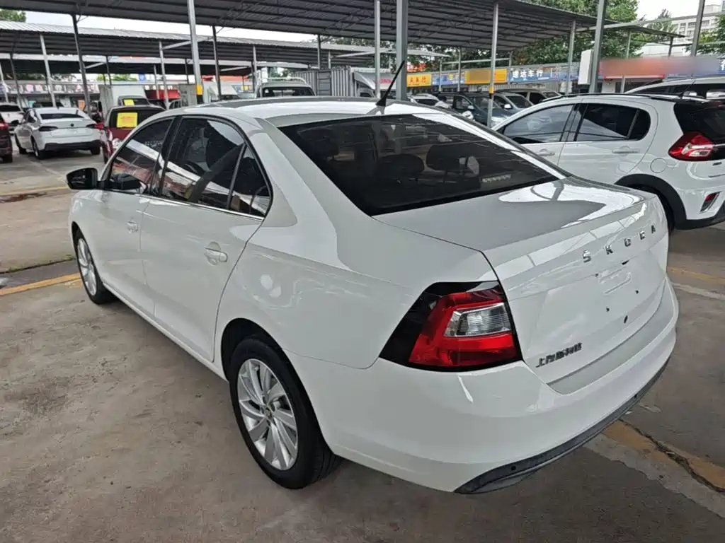 Skoda Rapid — фото 5