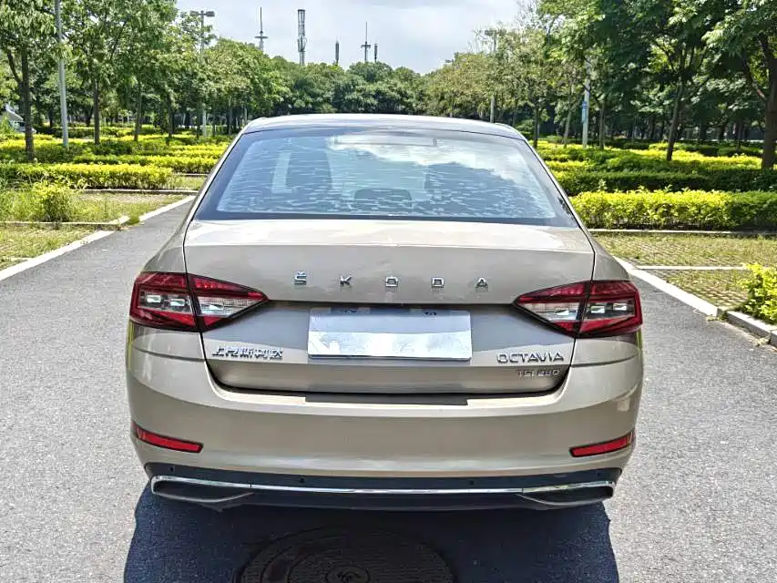 Skoda Octavia — фото 9