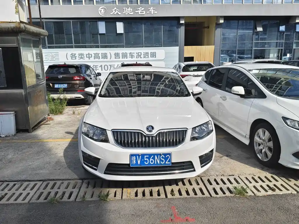 Skoda Octavia — фото 2