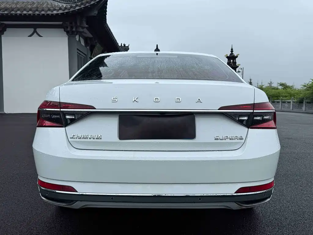Skoda Superb — фото 5