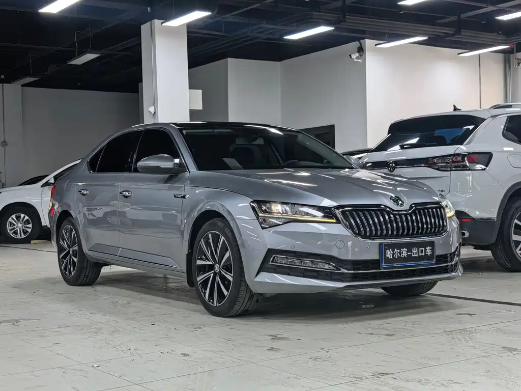 Skoda Superb — фото 3
