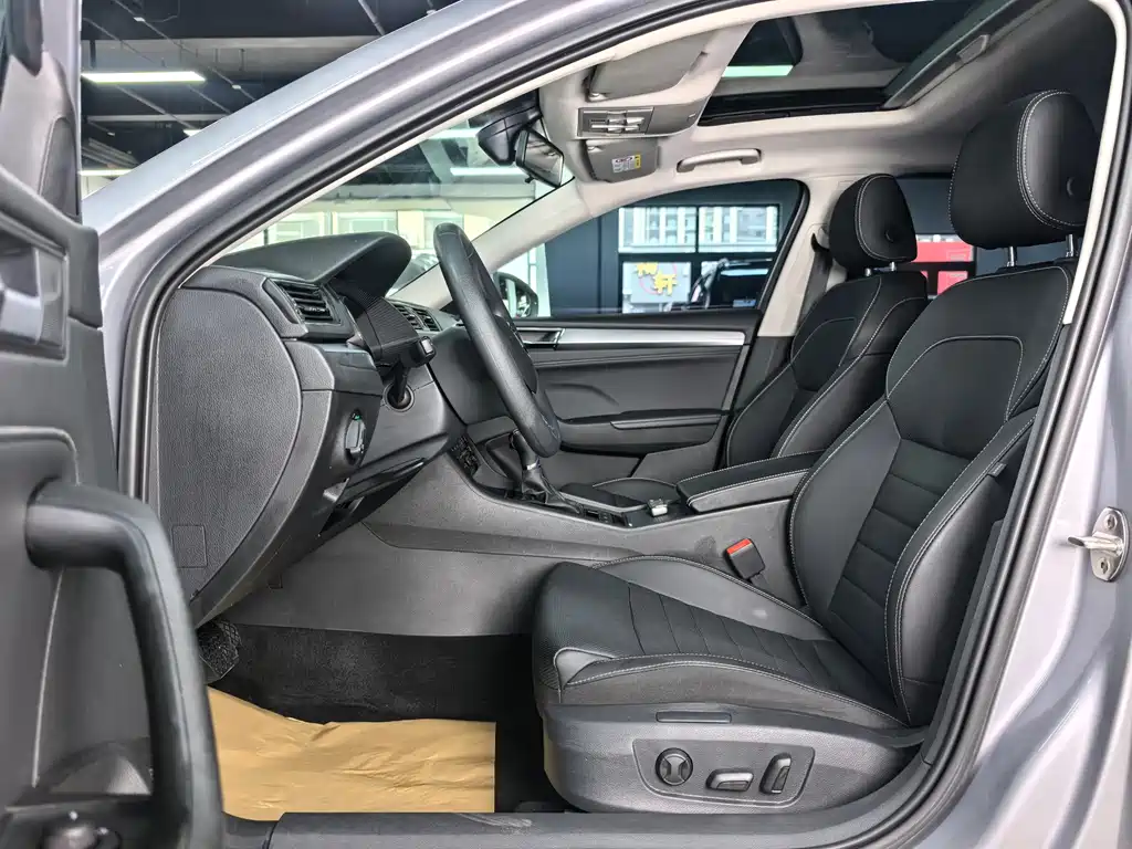 Skoda Superb — фото 8