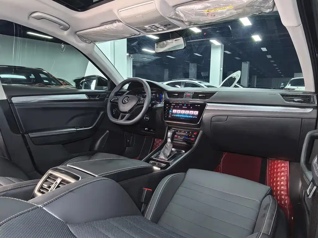 Skoda Superb — фото 15
