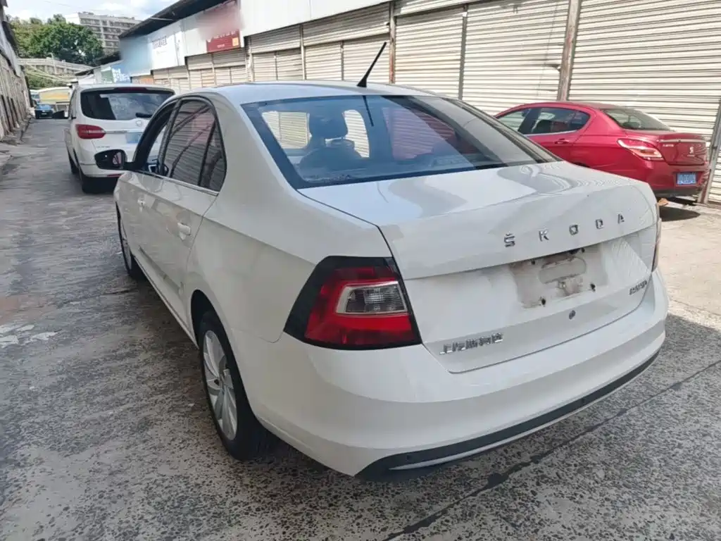 Skoda Rapid — фото 5