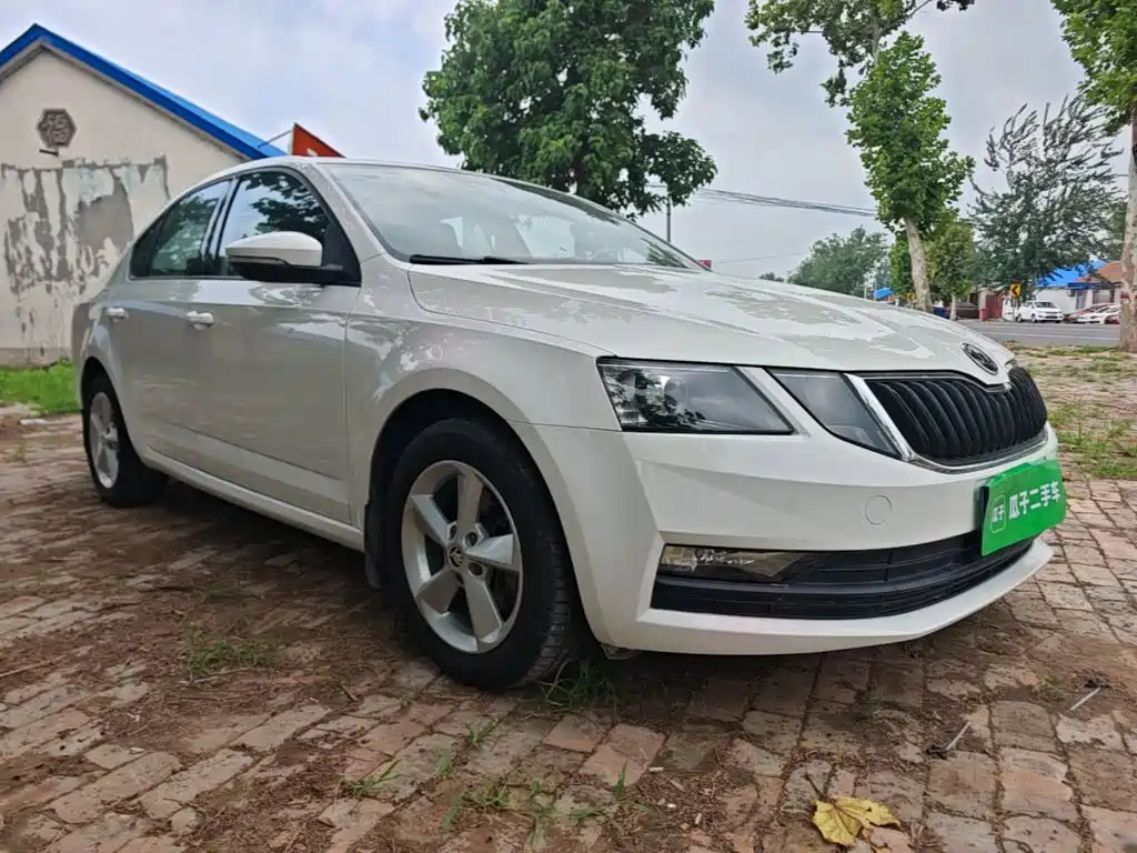 Skoda Octavia — фото 4
