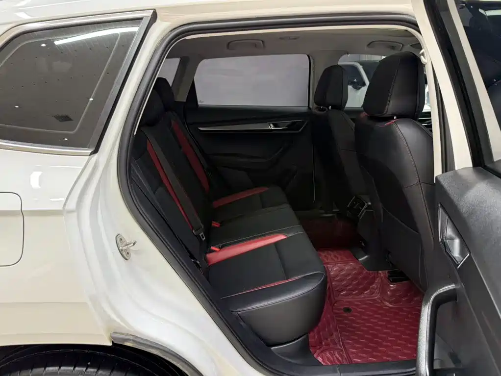 Skoda Karoq — фото 13