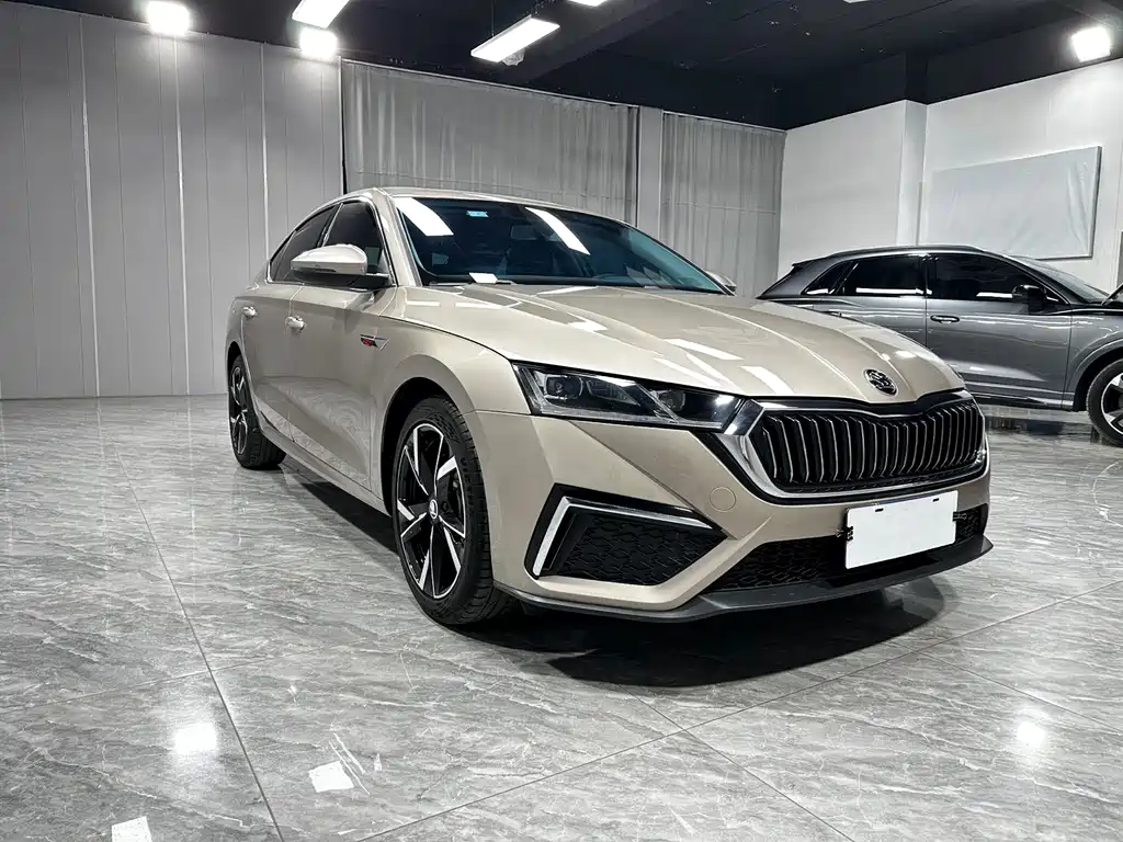 Skoda Octavia — фото 3