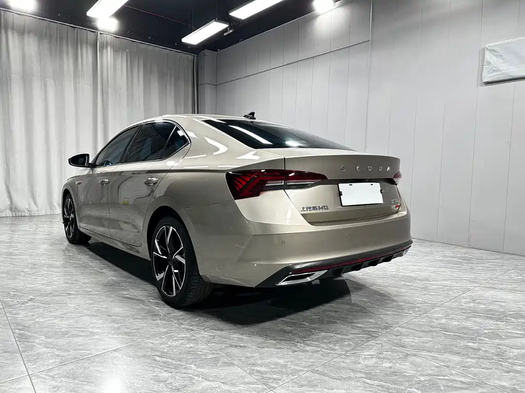 Skoda Octavia — фото 4