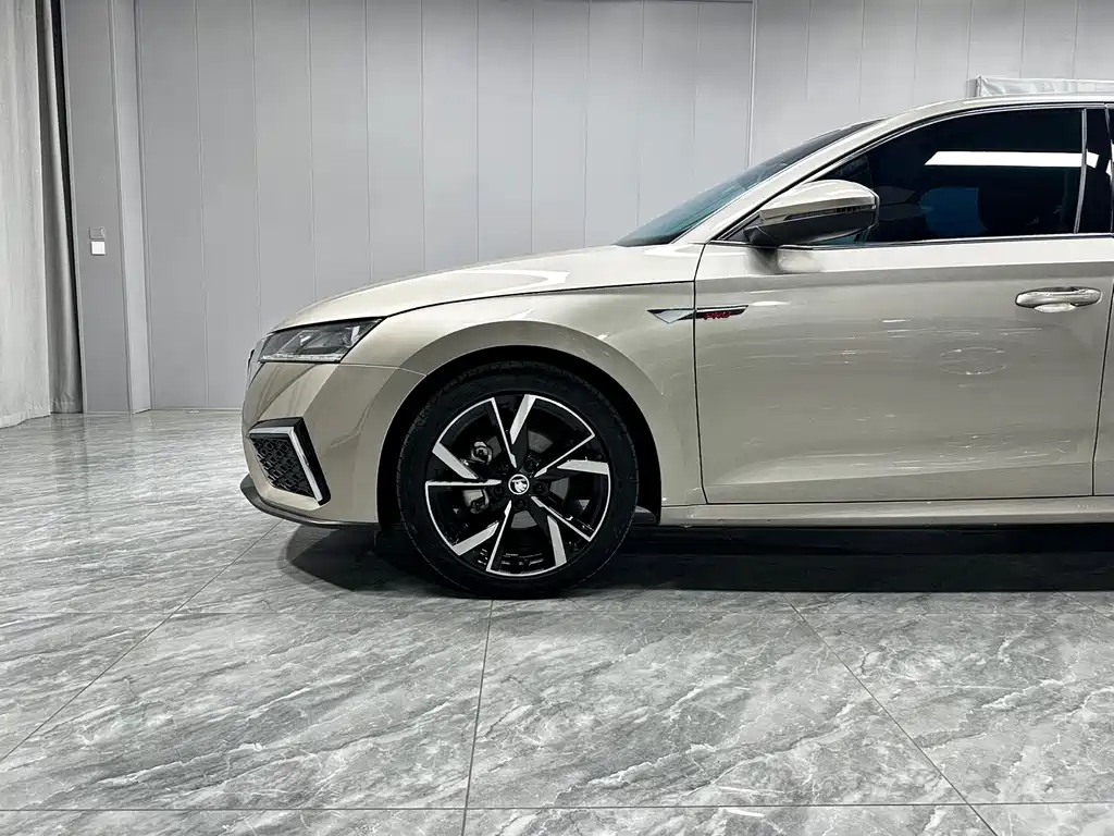 Skoda Octavia — фото 8