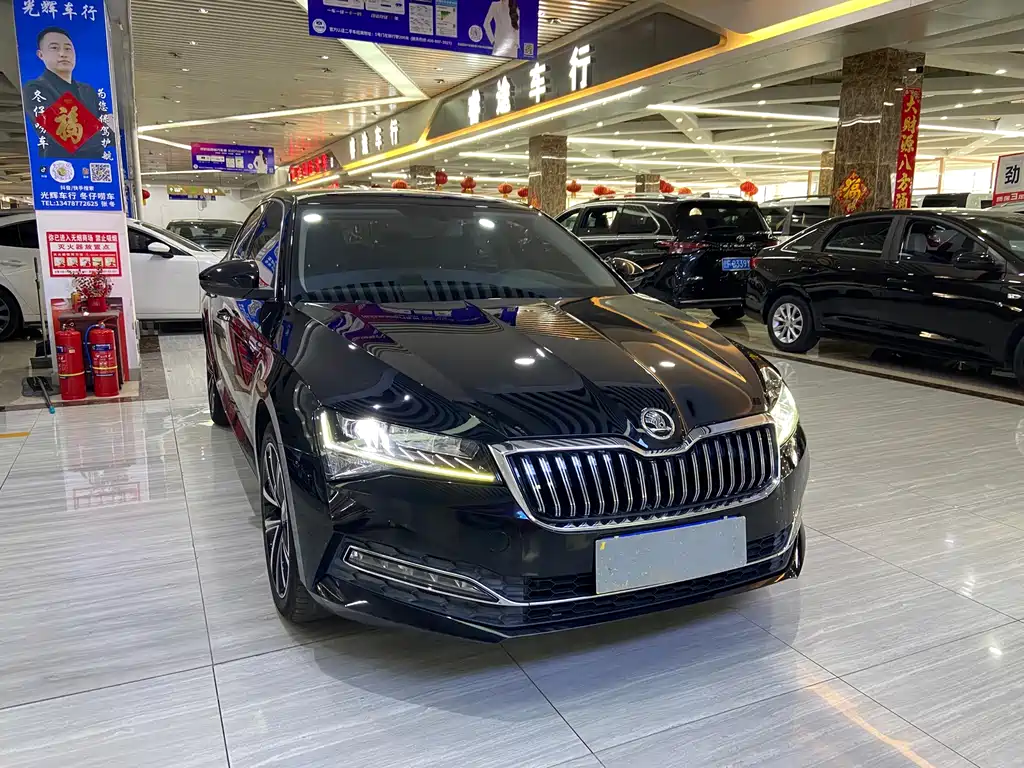 Skoda Superb — фото 3