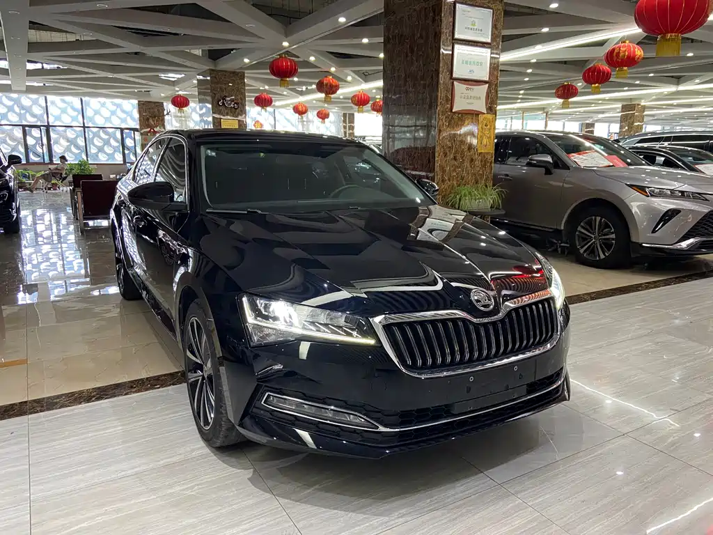 Skoda Superb — фото 3