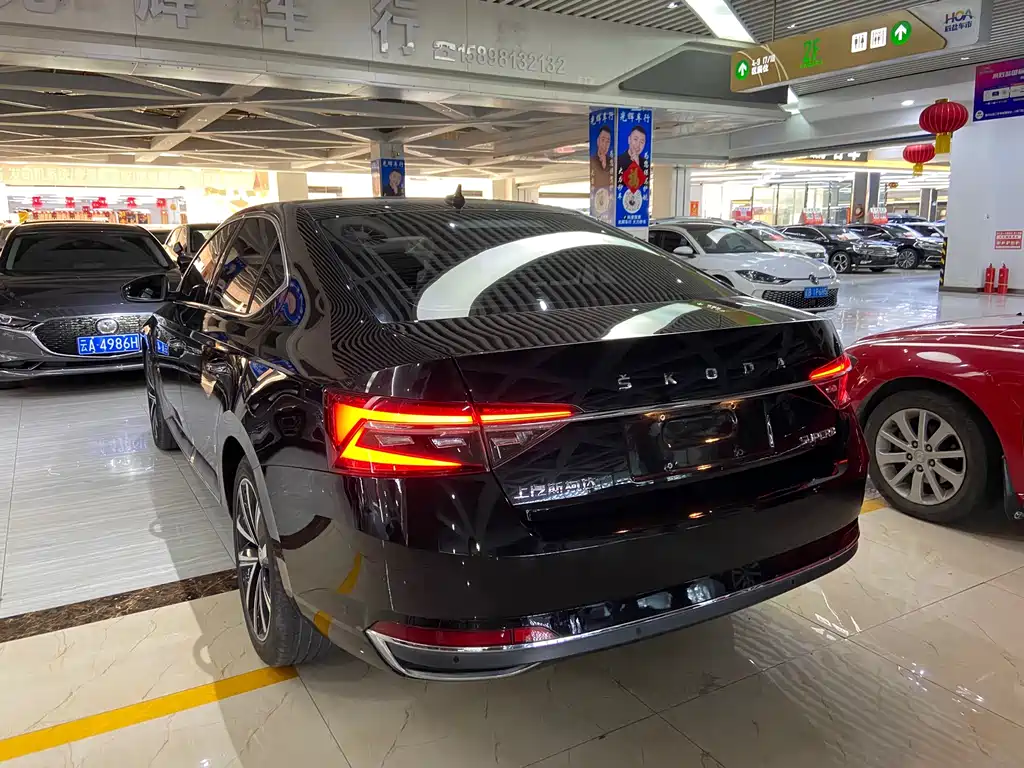 Skoda Superb — фото 4