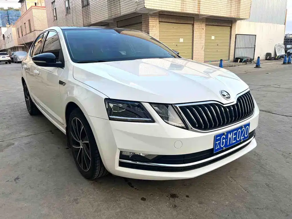 Skoda Octavia — фото 3