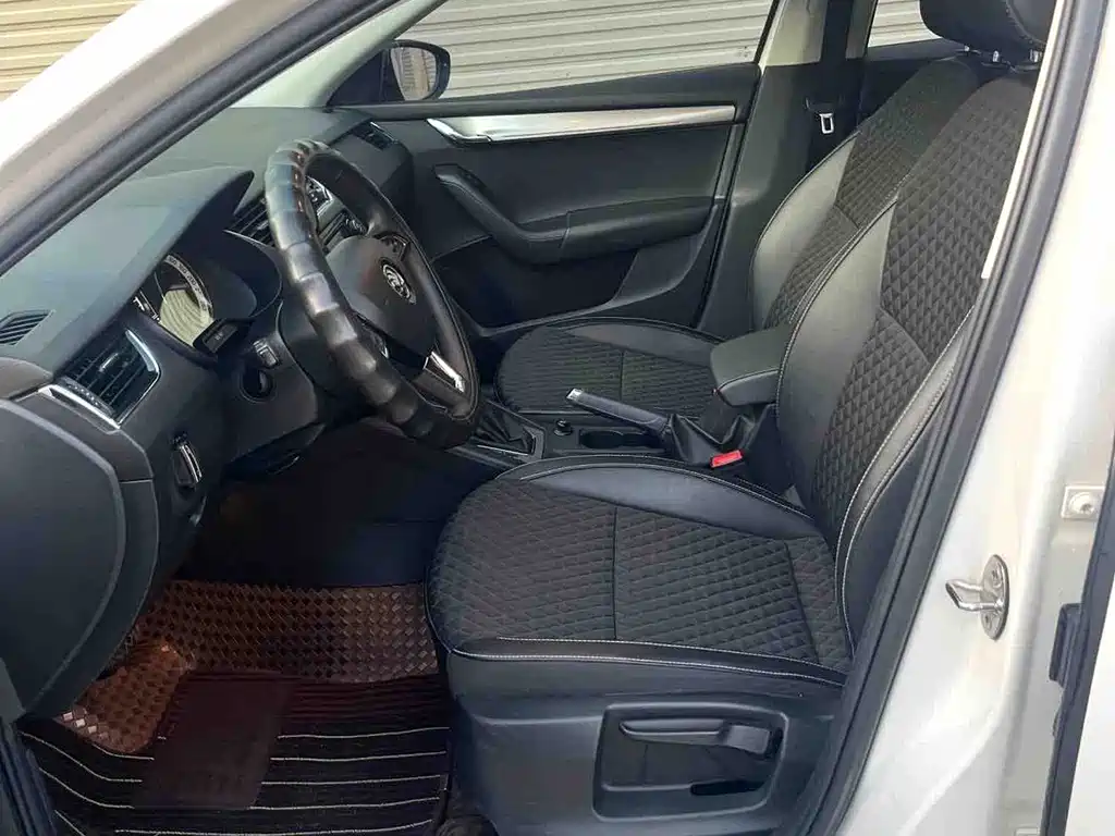 Skoda Octavia — фото 4