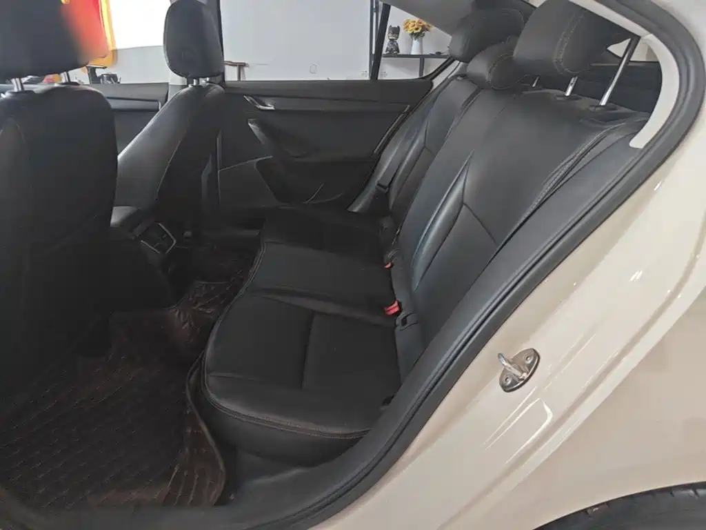Skoda Octavia — фото 17