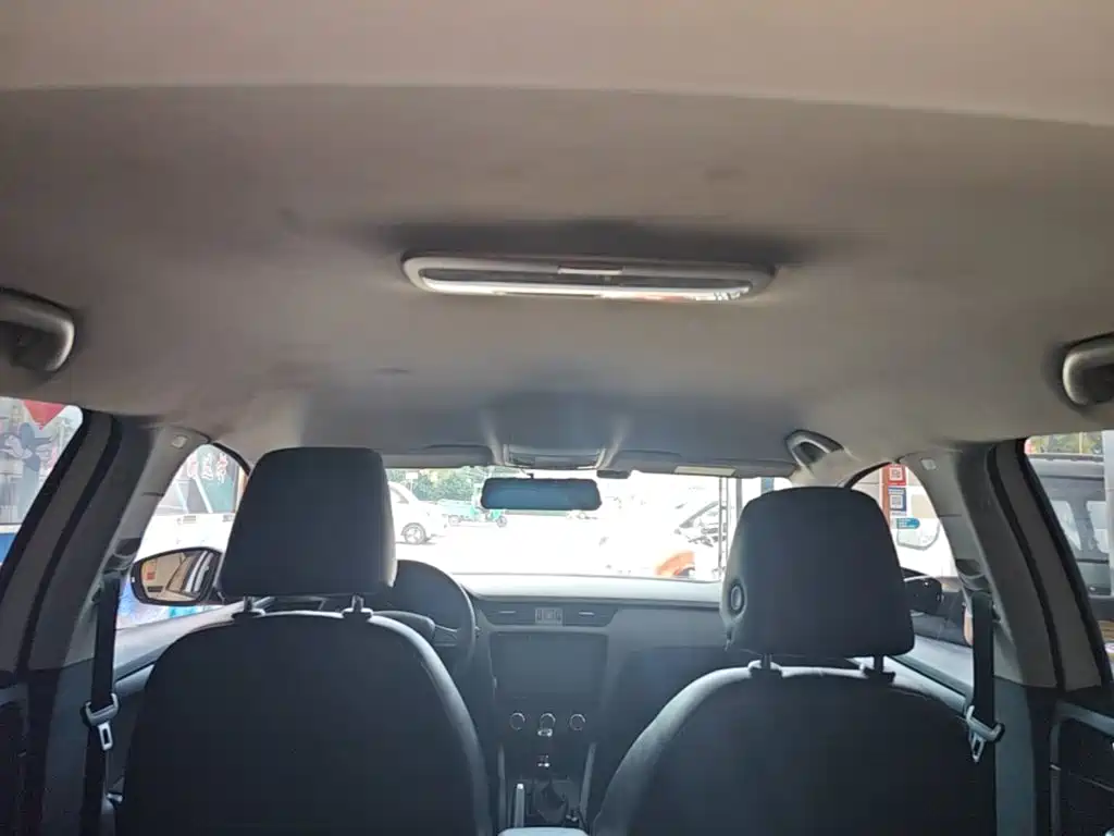 Skoda Octavia — фото 18