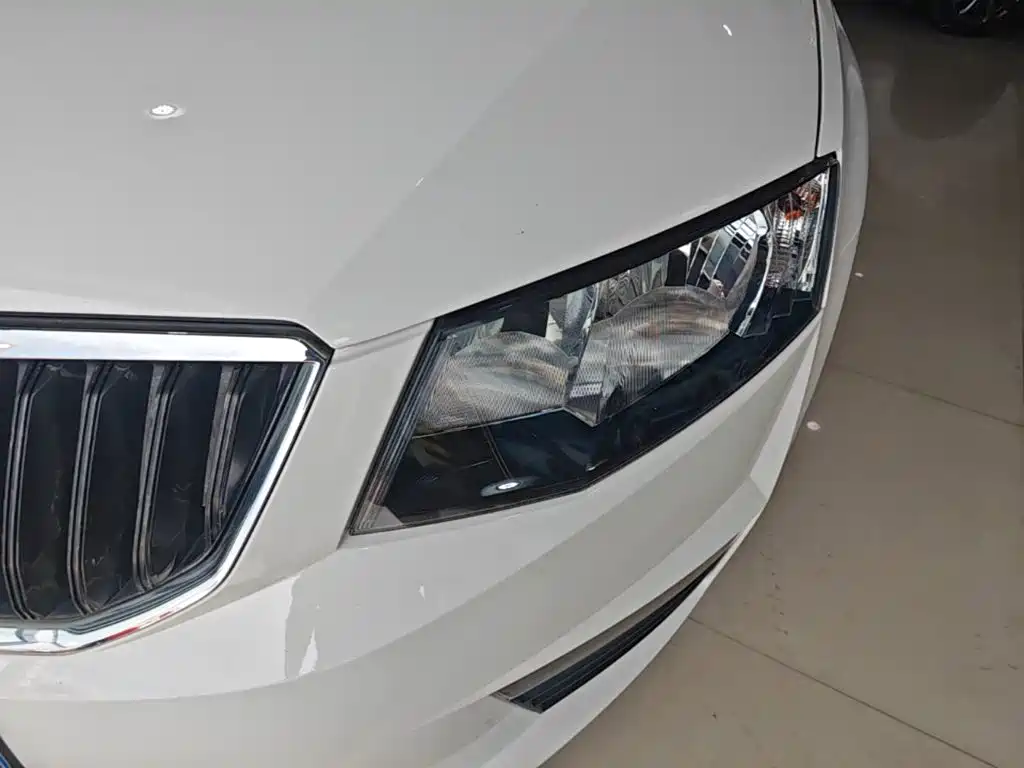 Skoda Octavia — фото 24