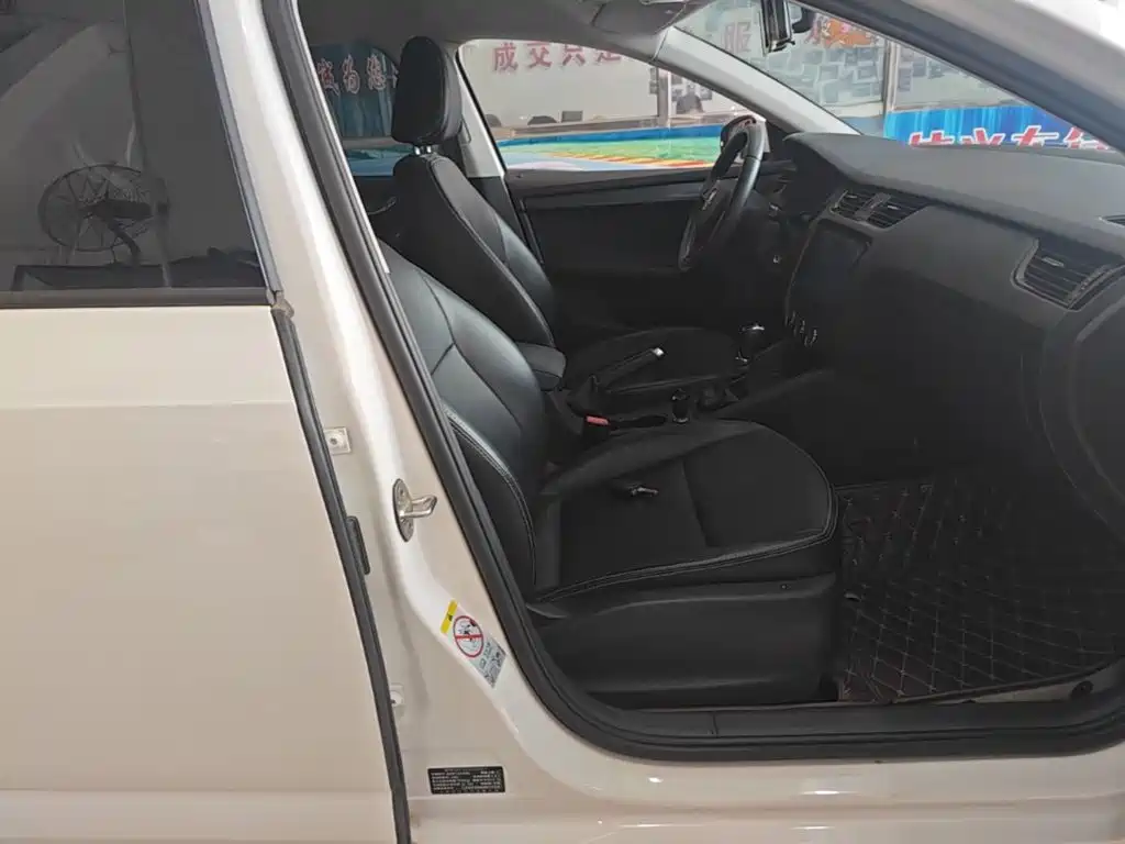 Skoda Octavia — фото 25