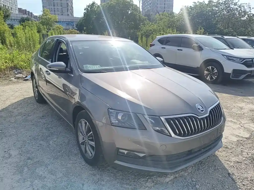 Skoda Octavia — фото 4