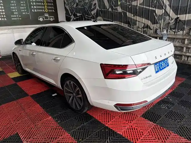 Skoda Superb — фото 6
