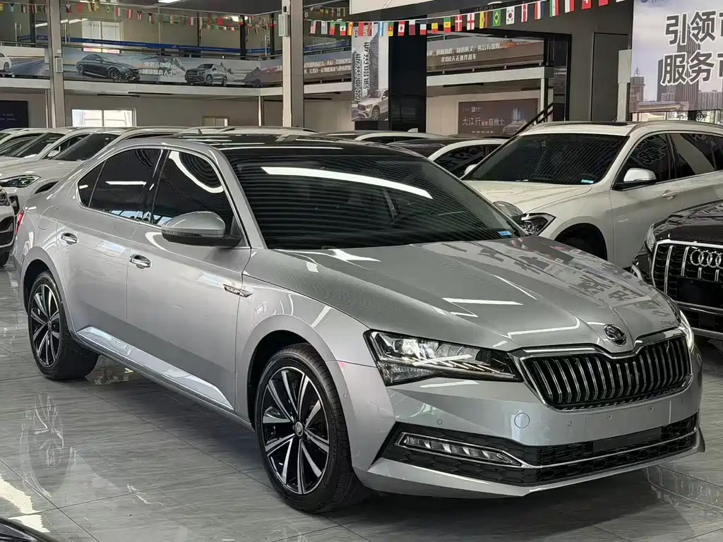Skoda Superb — фото 3
