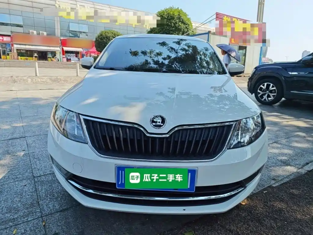 Skoda Rapid Spaceback — фото 3