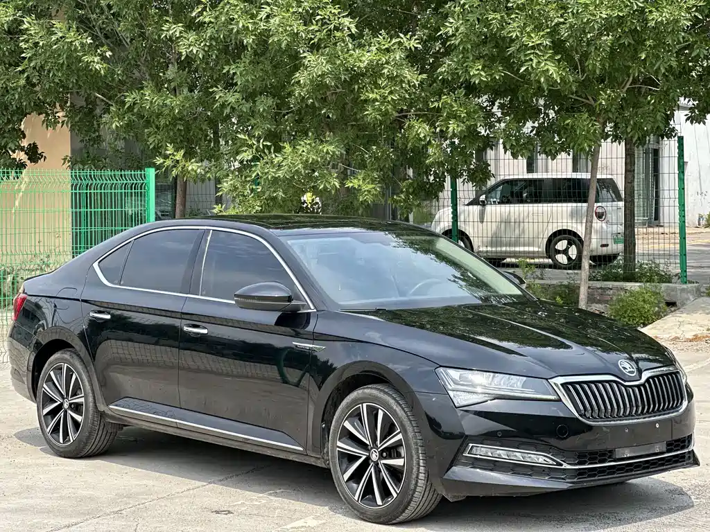 Skoda Superb — фото 3