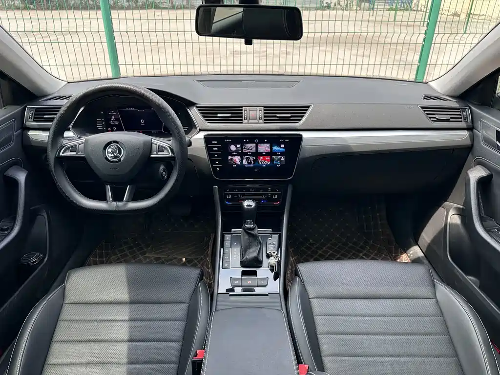 Skoda Superb — фото 5