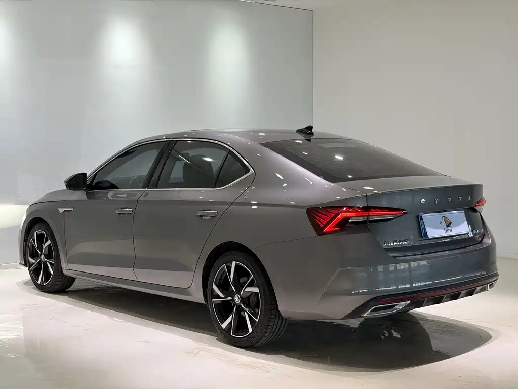 Skoda Octavia — фото 4