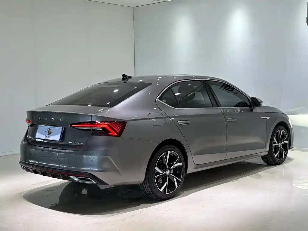 Skoda Octavia — фото 6