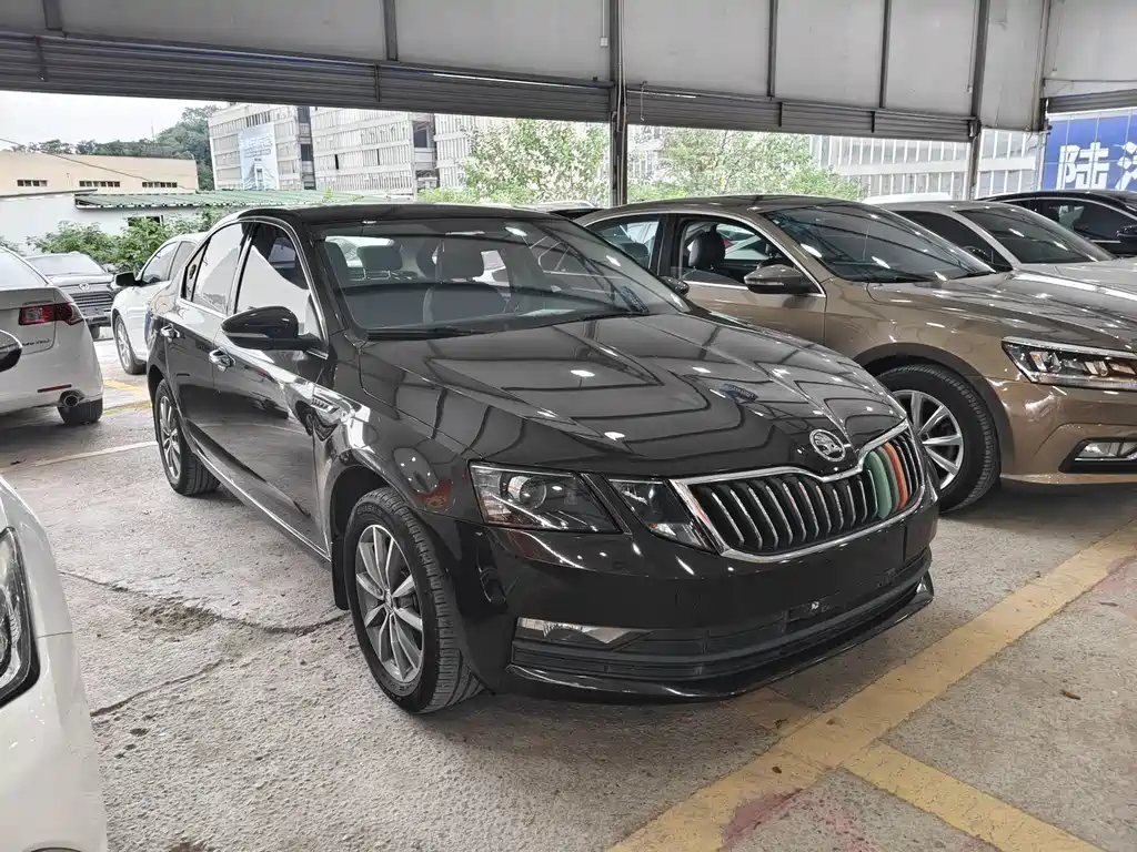 Skoda Octavia — фото 3