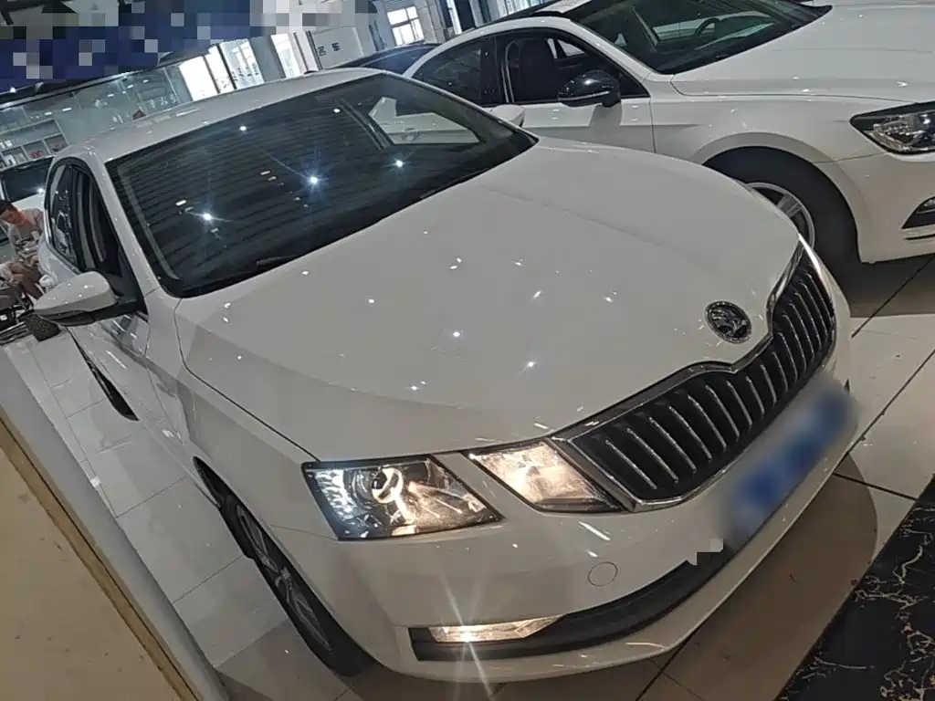 Skoda Octavia — фото 4