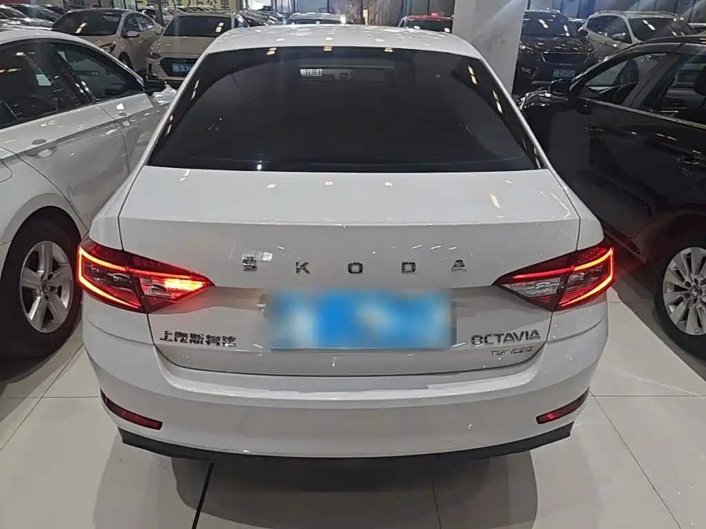 Skoda Octavia — фото 6