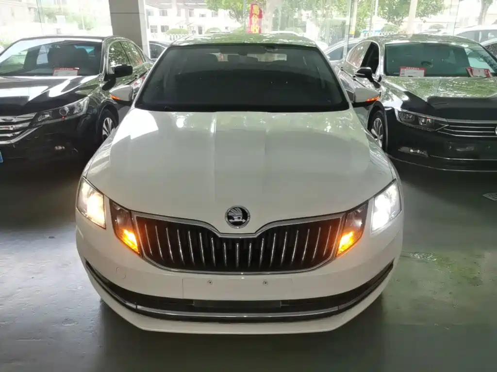 Skoda Octavia — фото 3