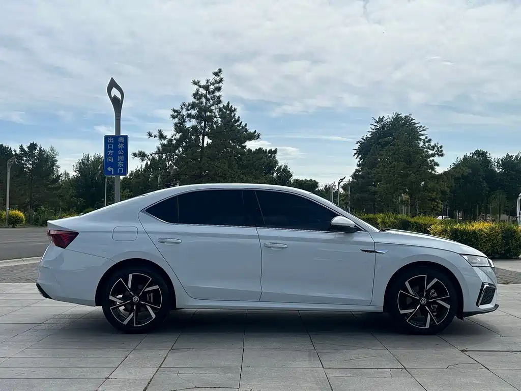 Skoda Octavia — фото 4