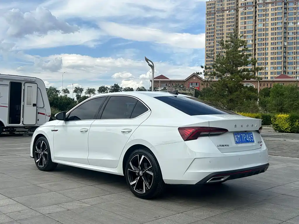 Skoda Octavia — фото 7